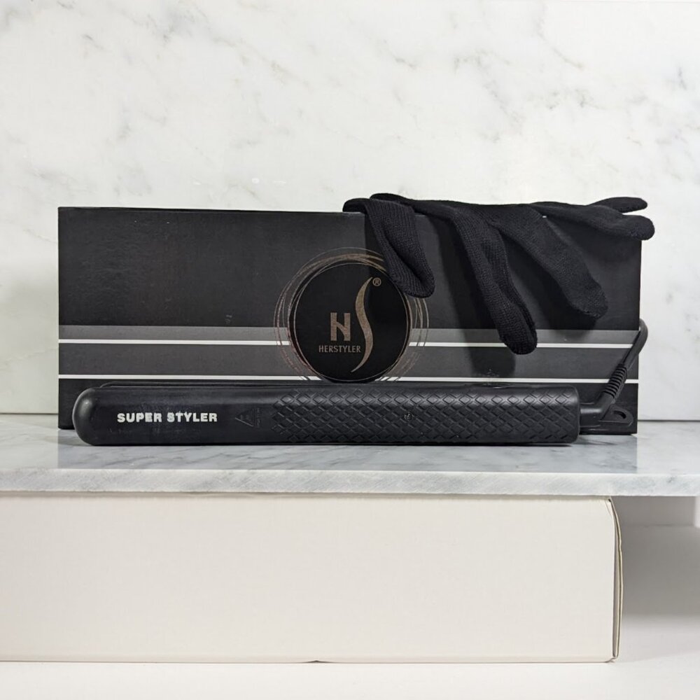 Her Styler Super Styler Straightening Iron in Black